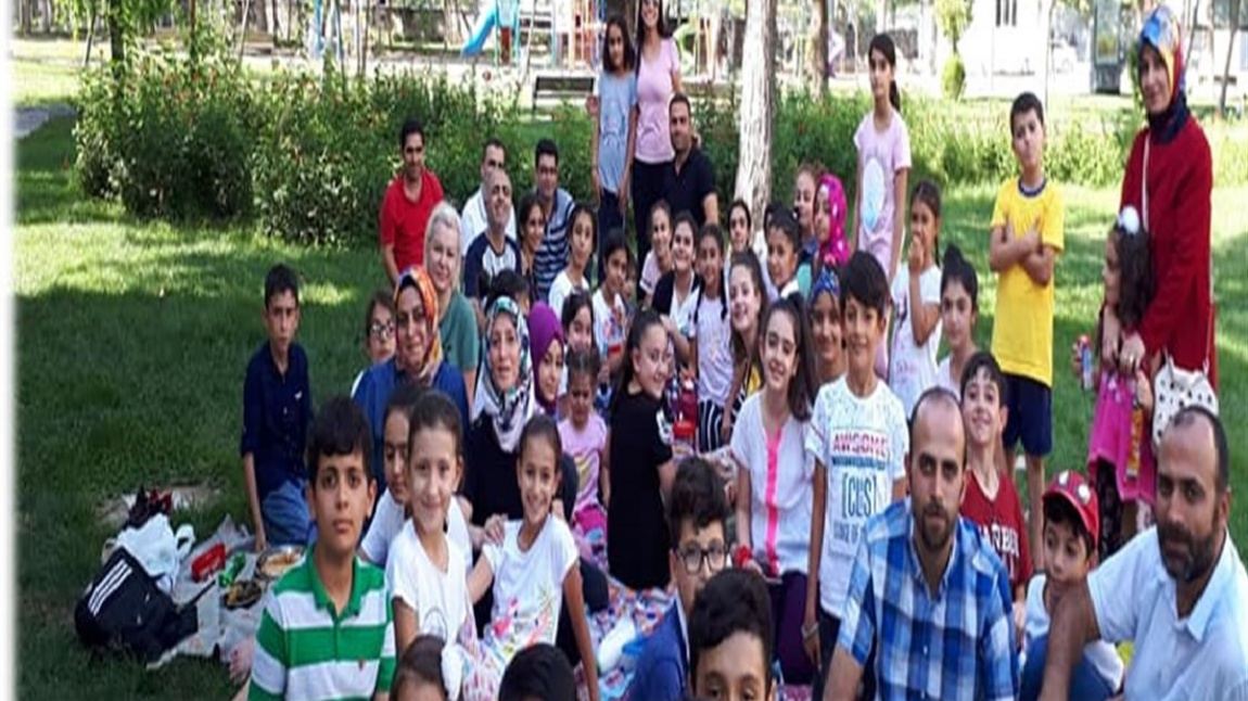Gazi Ortaokulu Ailesi, Yaz Kursu Sonunda Piknikte